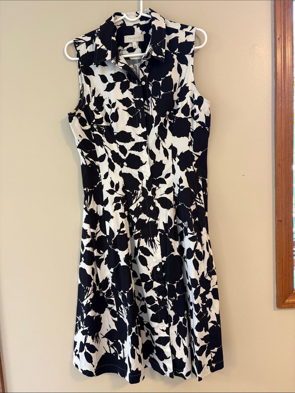 Talbots Black White Floral Pleated A-Line Shirt Dress Size 8 Pockets